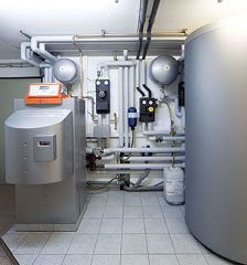 Mit einer neuen Heizungsanlage sind Verbrauchseinsparungen von bis zu 30 %, mit einem Gas-Brennwertgerät sogar bis zu 40% Ihrer Energiekosten möglich.